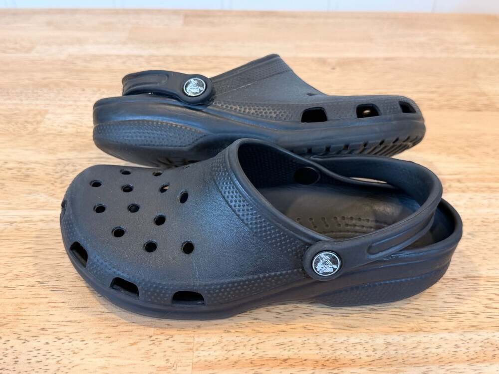 Crocs Classic Clog Shoes Black Women’s 7 Men’s 5